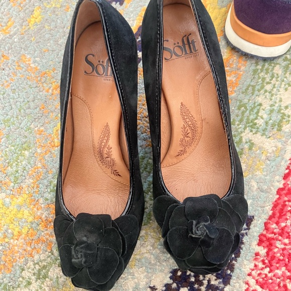 Sofft Shoes - Söfft Black Suede Floral Ballet Flats